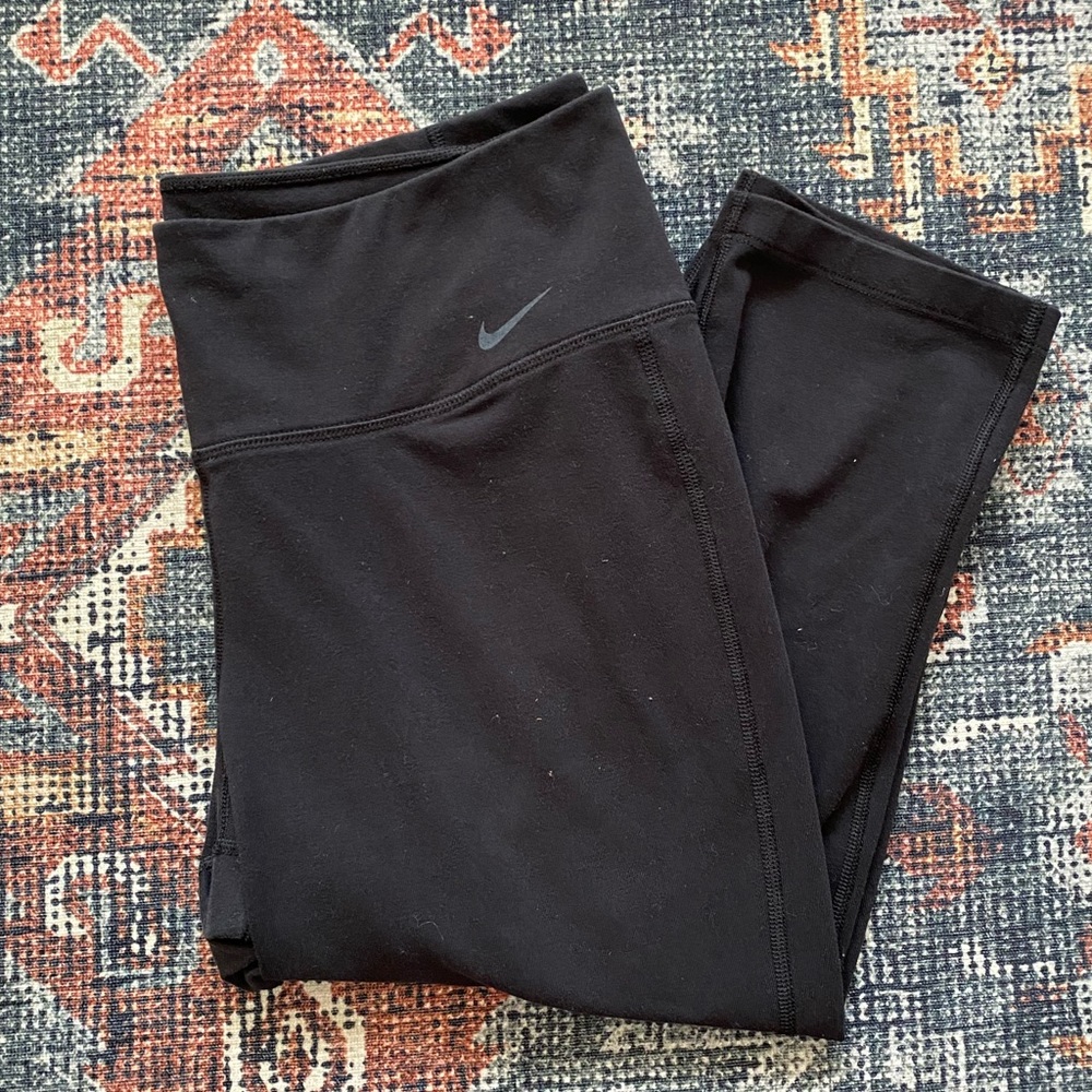✨Nike Capris Leggings - Picture 1 of 6